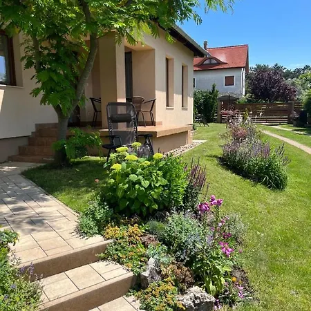 Szilvia Apartment